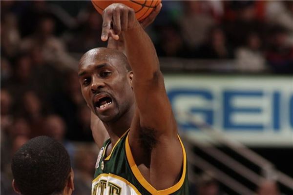 差距拉大 差距拉大